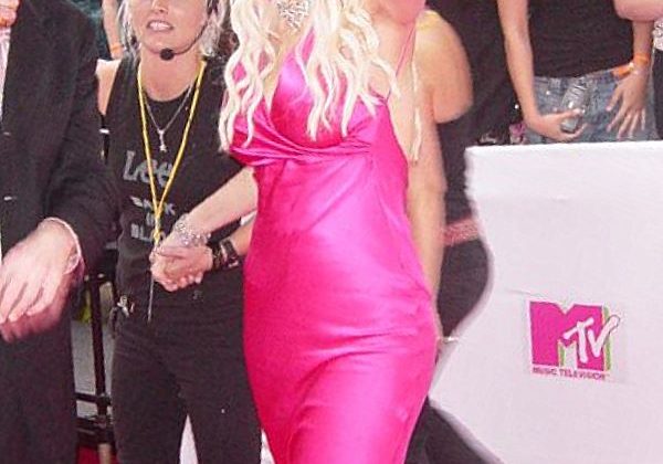 Anna Nicole Smith's Daughter Delynn Birkhead Debuts Red Hair at 20