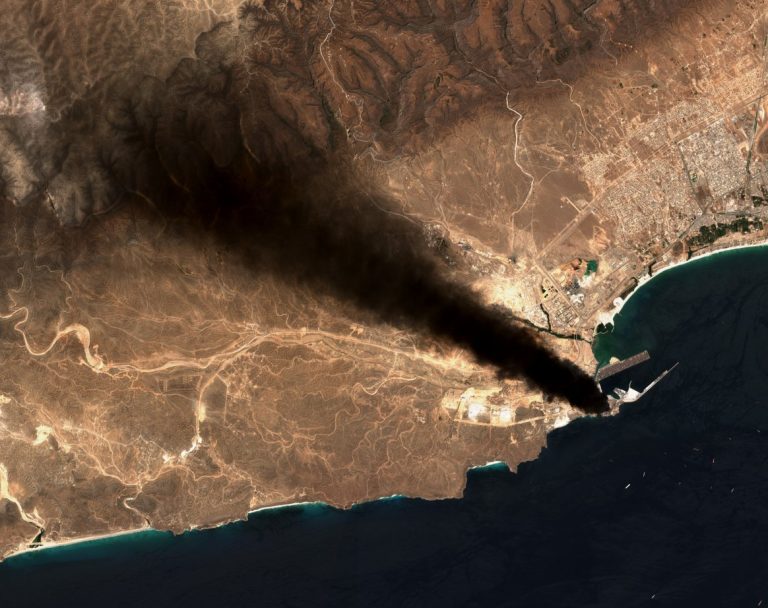 US Strikes Iranian Tankers as Tehran Retaliates in Jordan